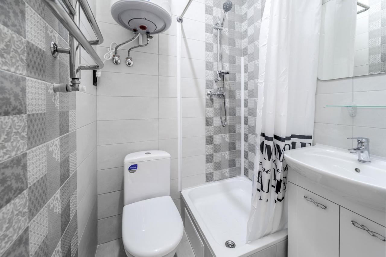 Modern Apartment In The Old City Львів Екстер'єр фото