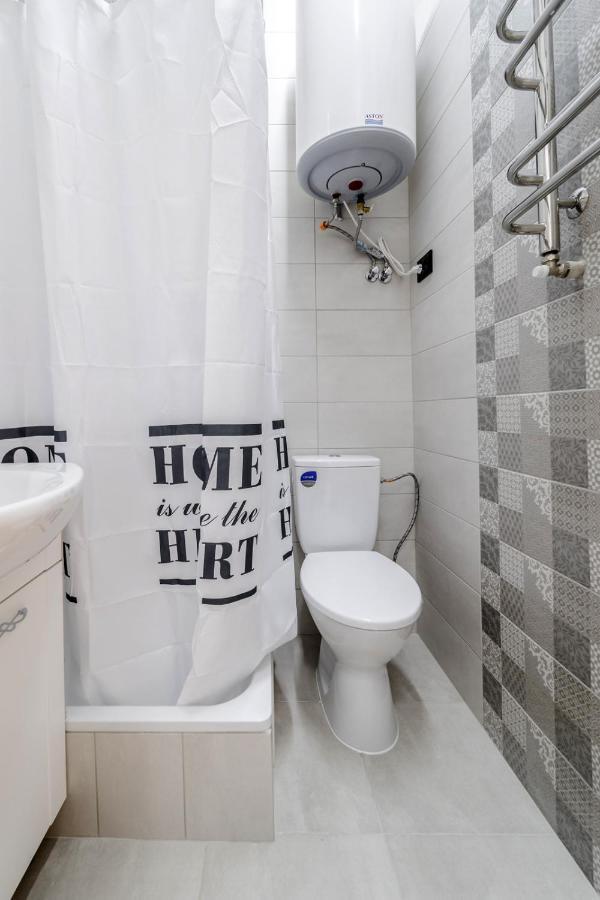 Modern Apartment In The Old City Львів Екстер'єр фото