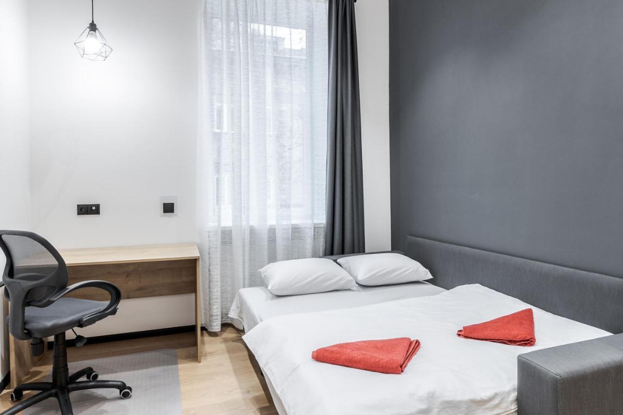 Modern Apartment In The Old City Львів Екстер'єр фото
