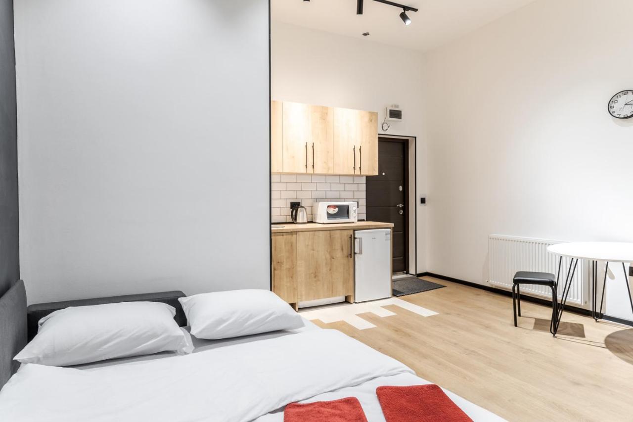 Modern Apartment In The Old City Львів Екстер'єр фото