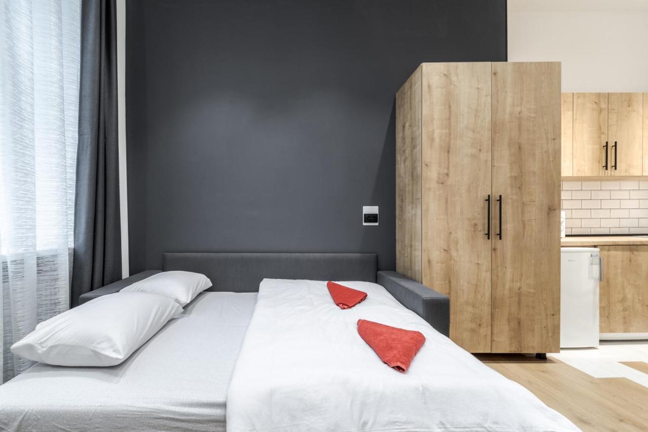 Modern Apartment In The Old City Львів Екстер'єр фото