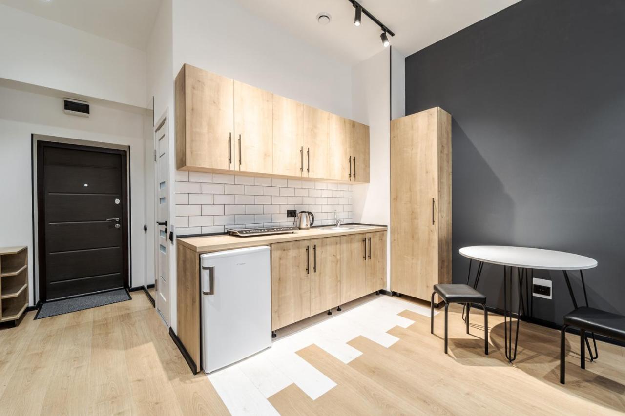 Modern Apartment In The Old City Львів Екстер'єр фото