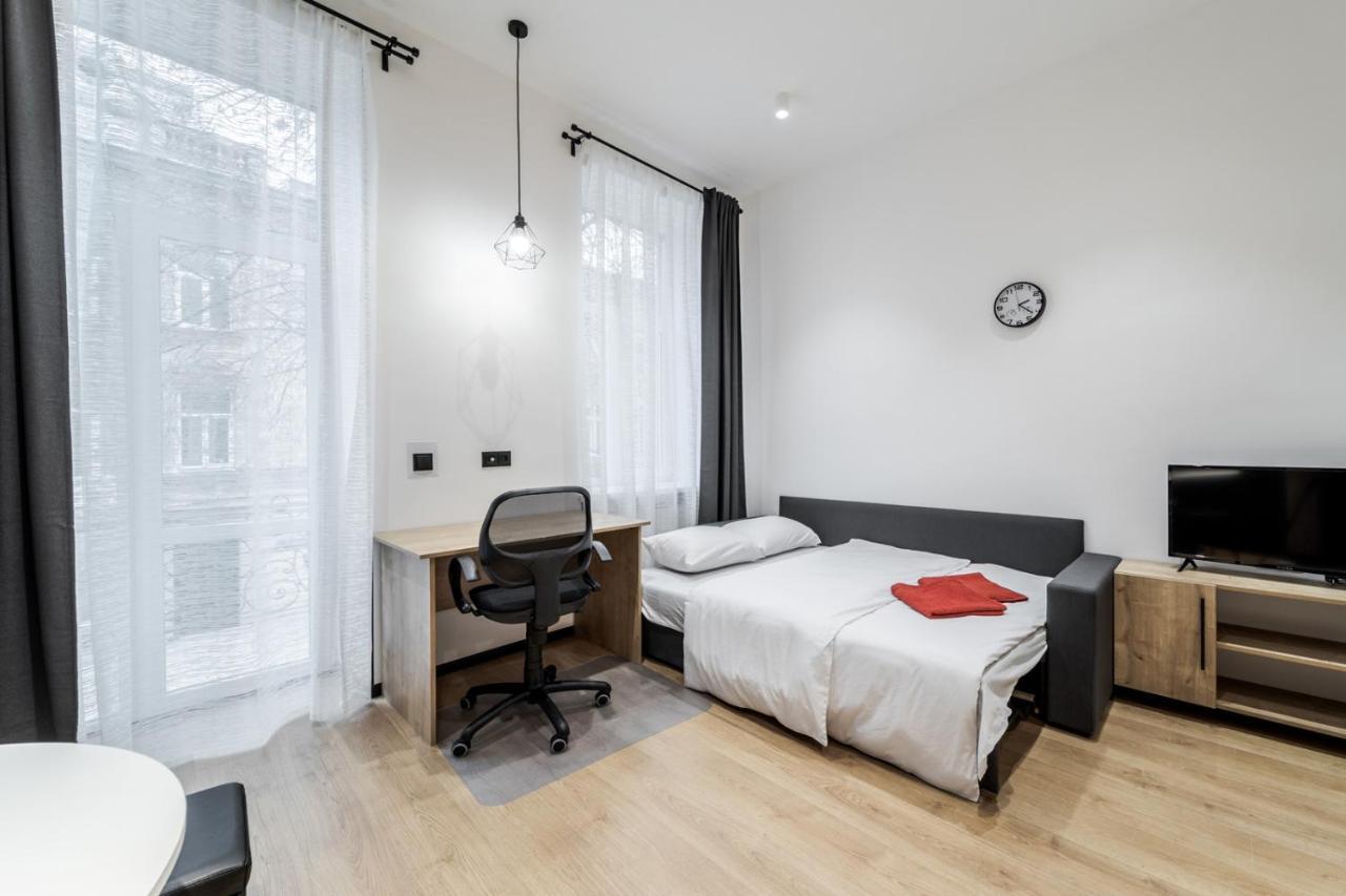 Modern Apartment In The Old City Львів Екстер'єр фото